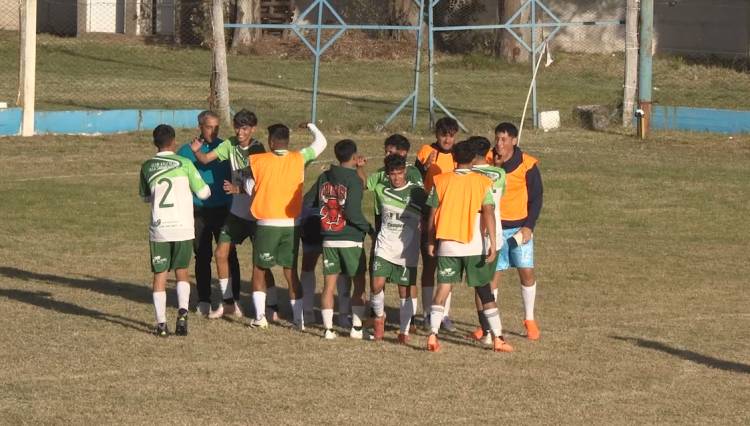 HISTORICA VICTORIA DEL ATLETICO VILLA SARMIENTO ANTE UN JUVENTUD QUE NO LEVANTA