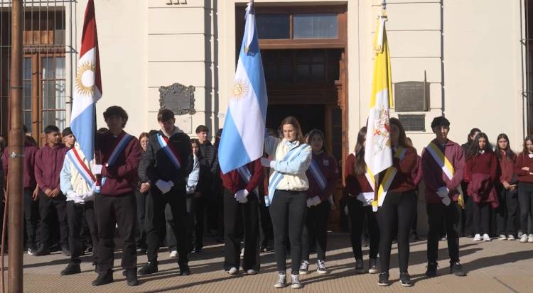 DÍA DEL HIMNO NACIONAL EN EL INSTITUTO LOS SAGRADOS CORAZONES