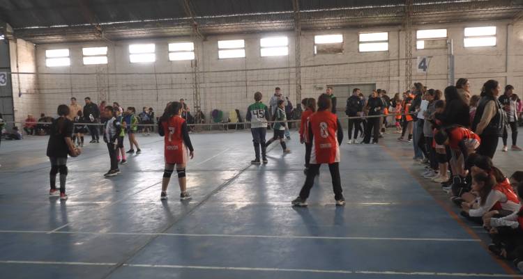 EL MINI VOLEY PASO POR EL GIGANTE EL VILLA