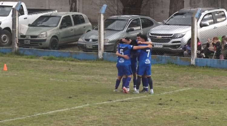JUVENTUD ARRANCO EL CLAUSURA SUMANDO
